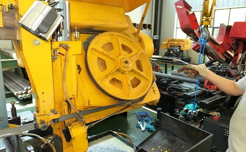 如何解决开江卧式金属带锯床切削时出现的断带现象？