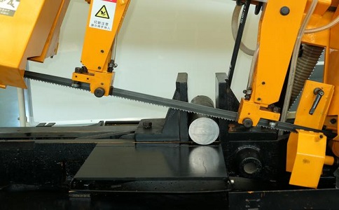 开江数控带锯床自动送料精度会出现偏差吗？